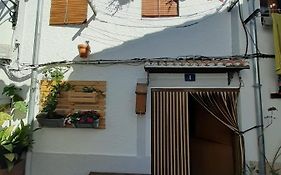 HERVÀS Y VUELVES ( la casita de la piedra )